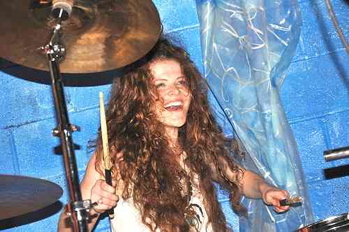 The Naked Heroes' Merica Lee : Modern Drummer