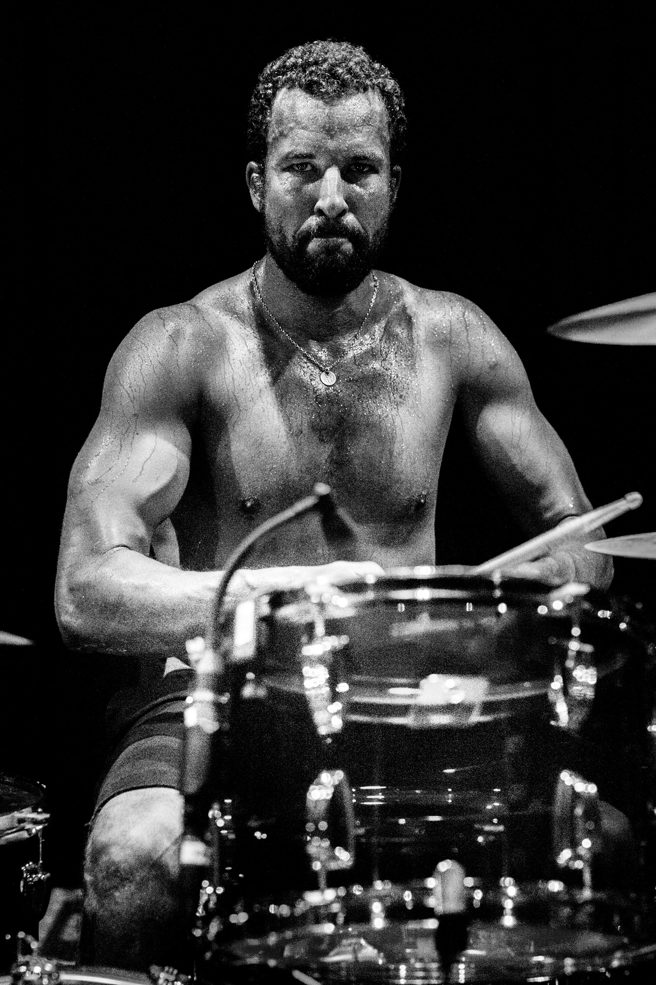 Queens of the Stone Age’s Jon Theodore Modern Drummer Magazine