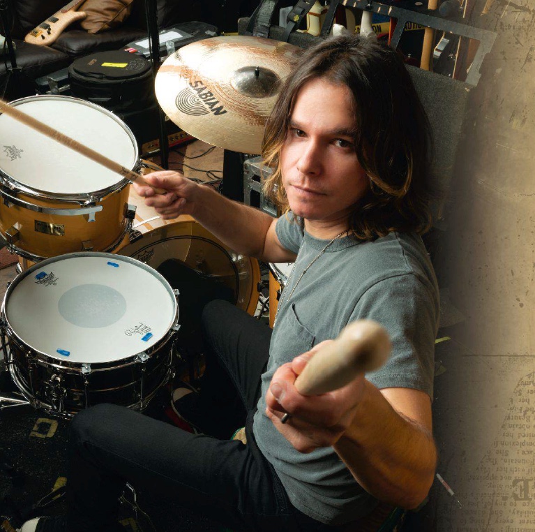 Daughtry’s Robin Diaz Interview April 2013 - Modern Drummer Magazine