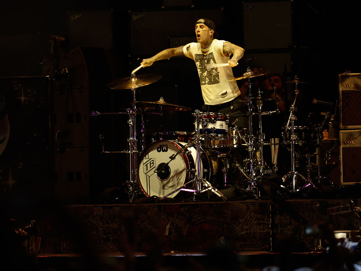 This YouTuber amassed a half million social media followers by interviewing  touring musicians, image size:1200x901