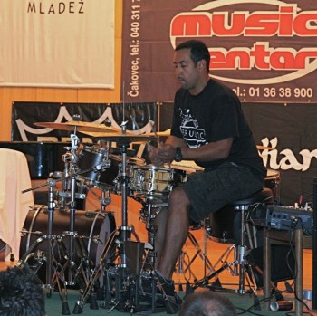 Latin-jazz great Antonio Sanchez performed inspiring solos, explained the structure of a musical solo, and focused on the importance of versatility. Latin-jazz great Antonio Sanchez performed inspiring solos, explained the structure of a musical solo, and focused on the importance of versatility.